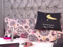 Lila-gummy  live sex cam