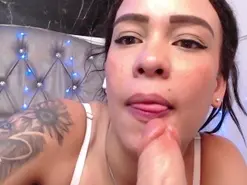 Lila-gummy  live sex cam