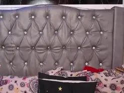 Lila-gummy  live sex cam