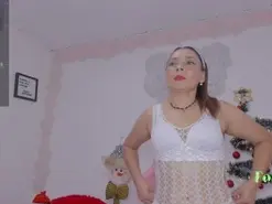 MilfAaura  live sex cam