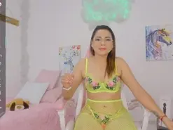 MilfAaura  live sex cam
