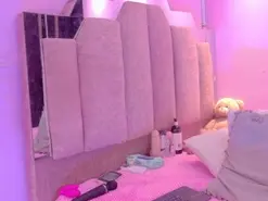 LoveQueen2  live sex cam