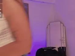 AllyJensen  live sex cam