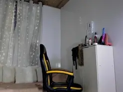 Chica_hot5  live sex cam
