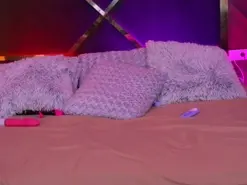 LittleeCutee  live sex cam