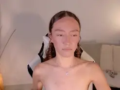 ChloeMoreti  live sex cam