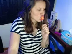 Squirtcharlotte  live sex cam