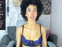 Queen_cuarxoo  live sex cam