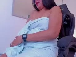 Lucy_blue28  live sex cam