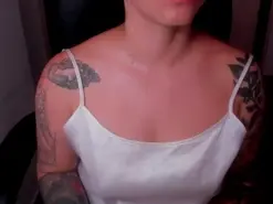 Lunaenvenus  live sex cam