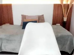 Calypso_21  live sex cam