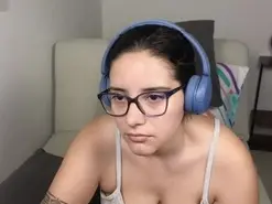 Moon_woman  live sex cam