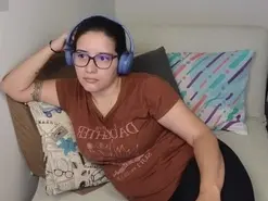 Moon_woman  live sex cam