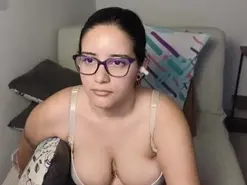 Moon_woman  live sex cam