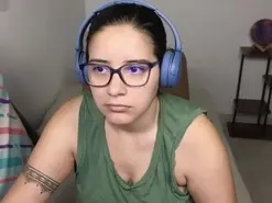 Moon_woman  live sex cam