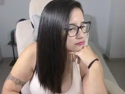 Moon_woman  live sex cam