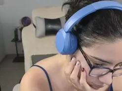 Moon_woman  live sex cam