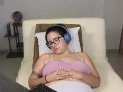 Moon_woman  live sex cam