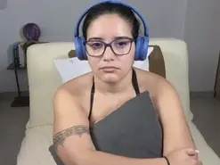 Moon_woman  live sex cam