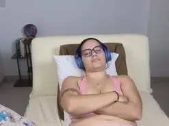 Moon_woman  live sex cam