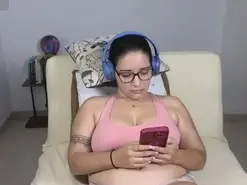 Moon_woman  live sex cam