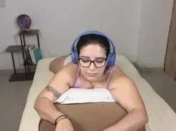 Moon_woman  live sex cam