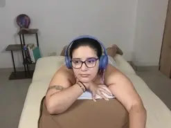 Moon_woman  live sex cam