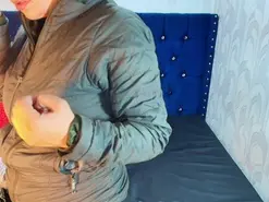 SaraPreston  live sex cam