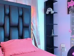 LuciaMoretti  live sex cam