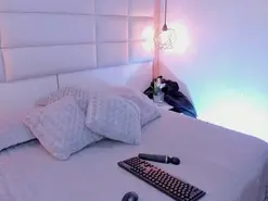 Lucia_janne  live sex cam