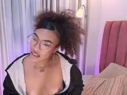 DakotaDesire  live sex cam