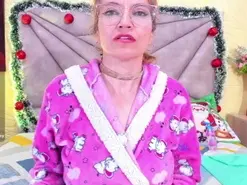 Esmeralda_Oikos  live sex cam