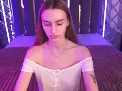SnowWhitee  live sex cam