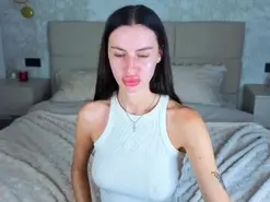 SnowWhitee  live sex cam