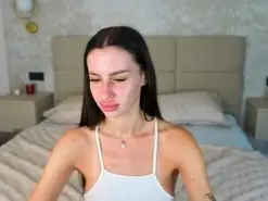 SnowWhitee  live sex cam
