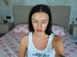 SnowWhitee  live sex cam