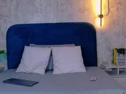 Mia_Cullen  live sex cam