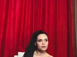 Julia_Divine  live sex cam