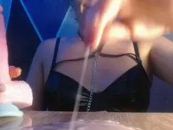 DaMikaela  live sex cam