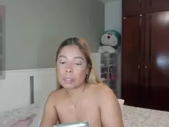 Hotzoe7  live sex cam