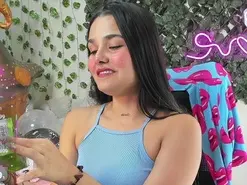 DestinyHills  live sex cam