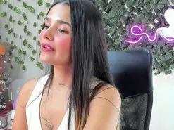 DestinyHills  live sex cam