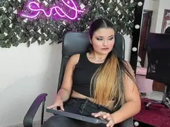 DestinyHills  live sex cam