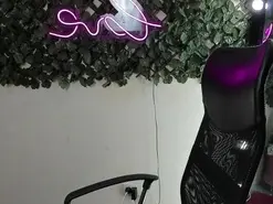 DestinyHills  live sex cam