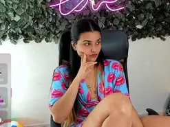 DestinyHills  live sex cam