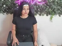 DestinyHills  live sex cam