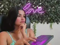 DestinyHills  live sex cam