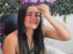 DestinyHills  live sex cam