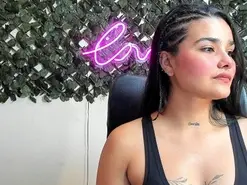 DestinyHills  live sex cam