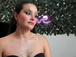 DestinyHills  live sex cam